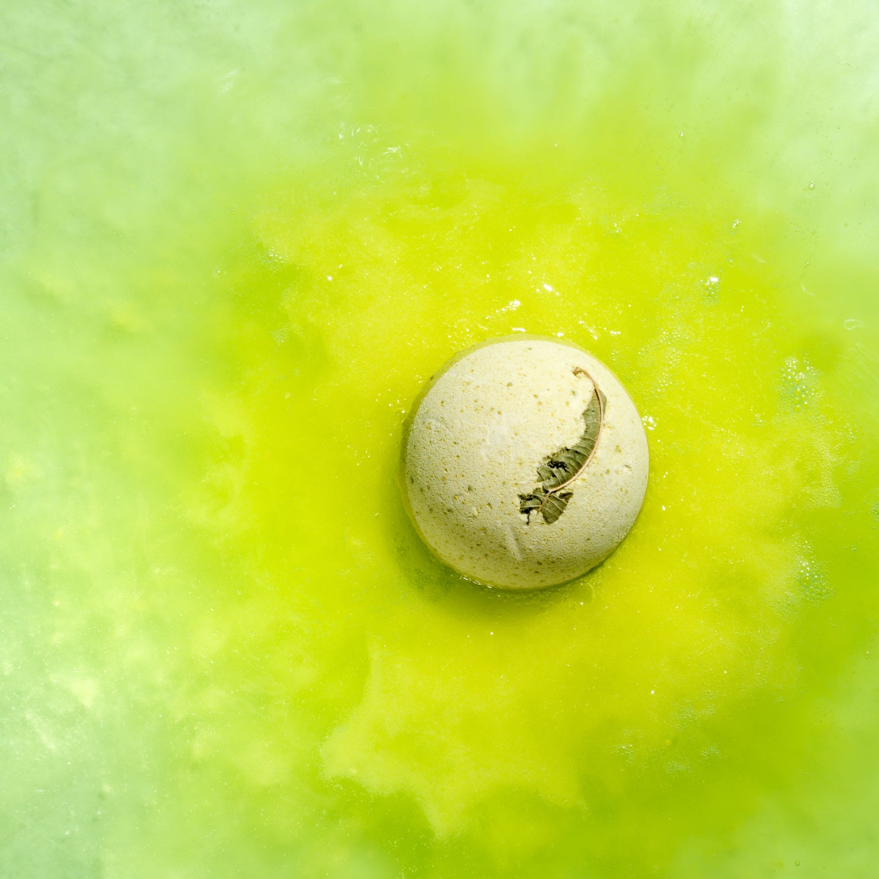 Grape & Nectarine Fizzing Ball